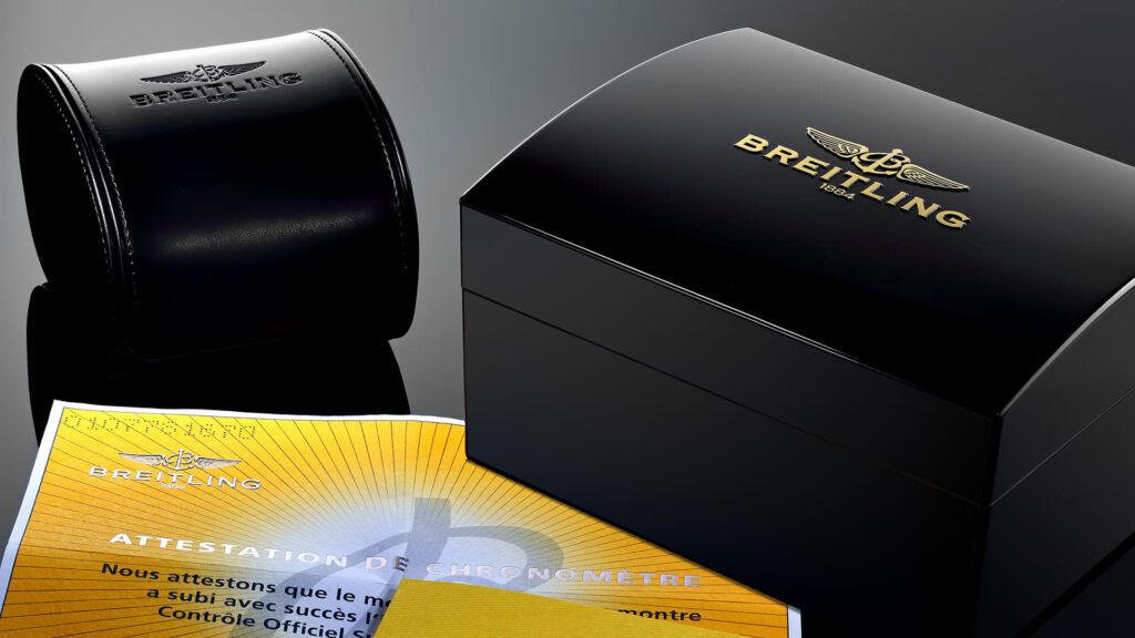 Packshot Moodfoto von Uhrenbox und Zertifikat