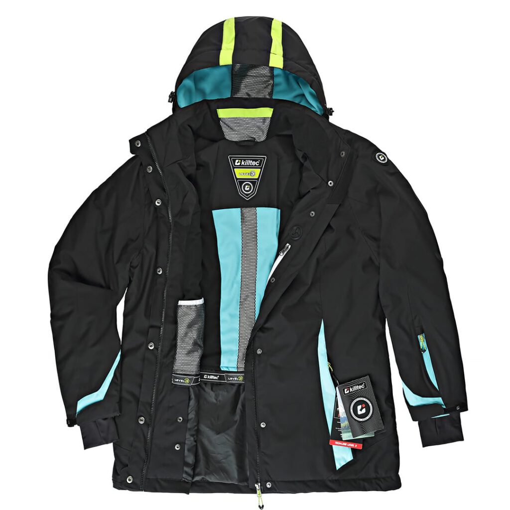 Auf dem Boden liegende Jacke mit weißem Hintergrund